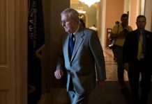 Donald Trump, fue hoy un paso más allá en sus críticas al líder de la mayoría republicana en el Senado, Mitch McConnell, y lo responsabilizó abiertamente del fracaso del intento del partido para reemplazar la reforma sanitaria promulgada por el expresidente Barack Obama.