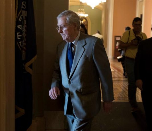 Donald Trump, fue hoy un paso más allá en sus críticas al líder de la mayoría republicana en el Senado, Mitch McConnell, y lo responsabilizó abiertamente del fracaso del intento del partido para reemplazar la reforma sanitaria promulgada por el expresidente Barack Obama.