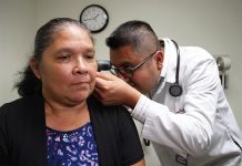 Formar a médicos de países latinos para tratar con más efectividad a la población hispana es la estrategia para mejorar la sanidad en California