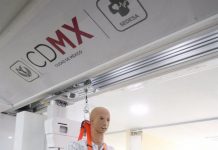 El Gobierno de Ciudad de México presentó hoy un exoesqueleto robótico de rehabilitación de columna y miembros inferiores, único en el mundo, con el fin de remediar lesiones raquimedulares y "atender la discapacidad neuromusculoesquelética".