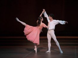 El bailarín principal del Ballet Nacional de Inglaterra, el mexicano Isaac Hernández, afirma, en una entrevista con Efe, que esta compañía de danza le ha dado el "desarrollo artístico necesario para seguir inspirándose" y para cosechar nuevos éxitos en su carrera profesional.
