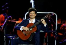 Pablo Sáinz Villegas, que se encuentra en Nueva York para ofrecer hoy dos conciertos, pretende utilizar su música para eliminar fronteras y conectar y humanizar al mundo.