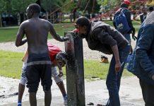 El Papa Francisco pide "acoger, proteger, promover e integrar" a los inmigrantes El papa Francisco pide que los países abran corredores humanitarios para los refugiados más vulnerables