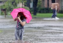 La tormenta Harvey continúa arrojando lluvias "catastróficas" sobre Texas La tormenta tropical Harvey, cuyo ojo se sitúa frente a la costa central de Texas, sigue arrojando lluvias "catastróficas"