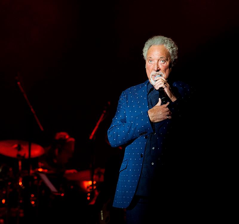 Tom Jones pospone la gira por Estados Unidos
