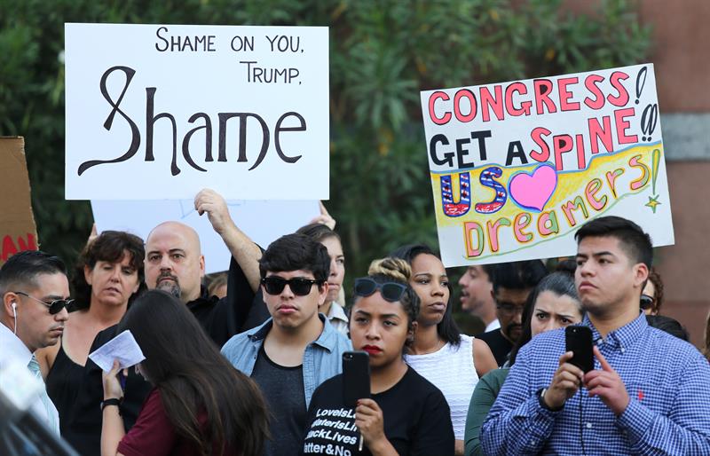 Congresistas latinos pidieron a sus colegas que trabajen con urgencia en la aprobaci&oacute;n de una ley que proteja a los indocumentados amparados por la Acci&oacute;n Diferida (DACA) 