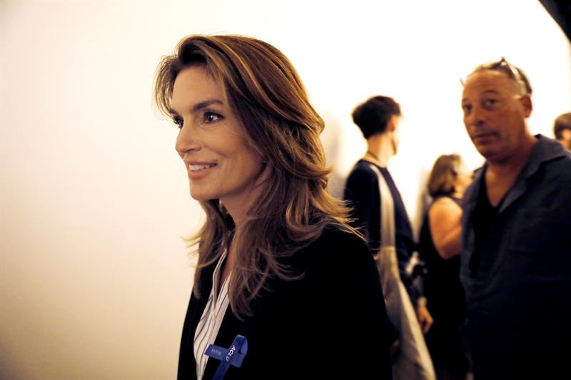 El tiempo no ha impedido que la figura de la modelo Cindy Crawford vuelva a la actualidad dentro del deporte de la Liga Nacional de Fútbol Americano (NFL) en el evento más importante del año en Estados Unidos como es el Super Bowl. (foto archivo)