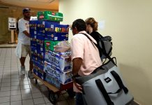 Puerto Rico, la isla intenta volver a la normalidad y pasa ahora a convertirse en un centro de recepción y distribución de ayuda