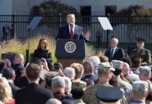 Isaac Ho'opi'i, el héroe del 11S de Trump El sargento de policía Isaac Ho'opi'i, cuyo esfuerzo por salvar vidas en los atentados del 11 de septiembre de 2001 fue ensalzado hoy por Donald Trump