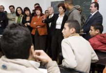 Advierten de fraudes a las familias de menores inmigrantes detenidos