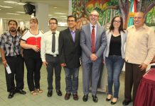 Jóvenes inmigrantes en EE.UU. reciben becas prometidas por presidente de México