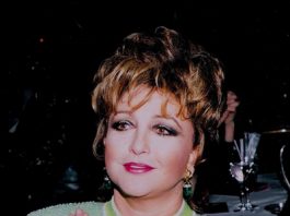 Una Breve Semblanza: Angélica María