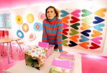 Ágatha Ruiz de la Prada posa con la diseñadora venezolana Carolina Herrera.