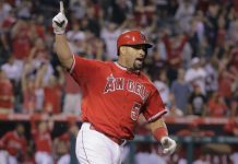 Albert Pujols remolcó dos carreras y llegó a la marca de las 100 impulsadas por décimo cuarta temporada. (foto twitter @PujolsFive)