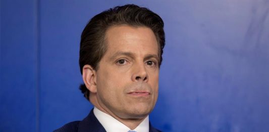 Anthony Scaramucci renunció como director de comunicación de la Casa Blanca, diez días después de asumir el puesto.