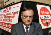 Inicia juicio a Arpaio en caso perfil racial en contra conductores hispanos Arpaio, exalguacil del condado Maricopa (Arizona), fue declarado el pasado 31 de julio culpable de desacato a las órdenes de la corte por una jueza federal de ese estado.