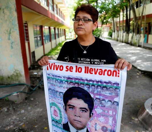 Fotografía fechada el 28 de agosto de 2017 que muestra a Blanca Luz Nava, madre de Jorge Álvarez, uno de los estudiantes desaparecidos