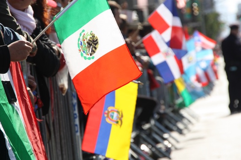Banderas representativas de la cultura hispana.