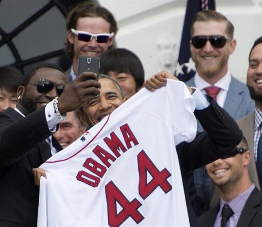 'Selfies' con Obama preocupa a la Casa Blanca