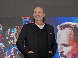 Miguel Bosé regresa a Latinoamérica con "Papitwo"