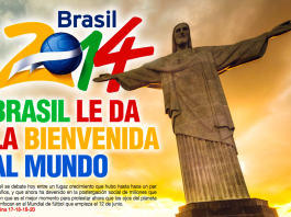 Manifestantes celebran hoy, domingo 17 de abril de 2016, la decisión de la Cámara de Diputados de que el proceso que puede llevar a la destitución de Rousseff llegue al Senado, en la playa de Copa Cabana, en Río de Janeiro (Brasil). El Partido de los Trabajadores (PT), nacido como fuerza obrera y marxista que llegó al Gobierno en 2003 con Luiz Inácio Lula da Silva, ha quedado a un paso del mismo abismo frente al que la Cámara Baja dejó hoy a la presidenta Dilma Rouseff.