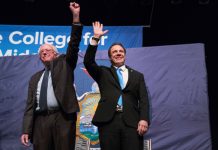 ANDREW CUOMO Y BERNIE SANDERS hicieron anuncio en dupla en La Guardia Community College: educación gratuita para colleges en Nueva York empezará en otoño 2017.