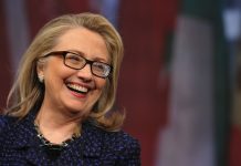 Hillary Clinton vuelve hoy a la vida pública La exsecretaria de Estado estadounidense Hillary Clinton regresa hoy a la vida pública tras dos meses de retiro desde que dejó su cargo al frente de la diplomacia de EE.UU., con una participación en la ceremonia de los Premios Vital Voices Global.