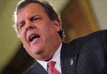 El gobernador de Nueva Jersey, Chris Christie, alcanzó el lunes por la noche un acuerdo sobre el presupuesto de ese estado, de 37.400 millones de dólares, después de tres días de paro en las actividades del Gobierno
