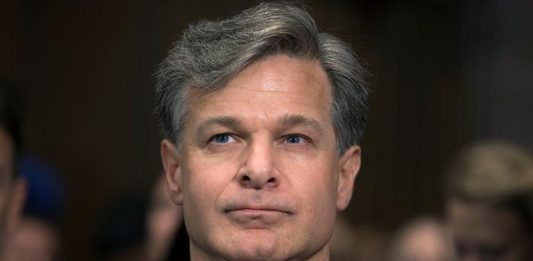 El Senado confirmó a Christopher Wray como nuevo director del FBI.