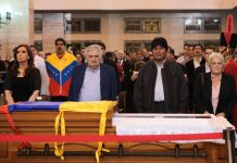 Jefes de Estado hacen guardias de honor al féretro de Hugo Chávez
