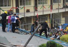 Rescatistas están "muy cerca" de salvar a niña en escuela derrumbada Rescatistas y voluntarios trabajan en las tareas de rescate en el Colegio Enrique Rebsamen en Ciudad de México (México).