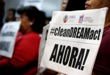 Nueve de cada diez latinos quieren que el Congreso apruebe la Ley de Sueño Jóvenes de la DACA hablan en rueda de prensa