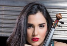 Aisha Syed le pone alma al violín Aisha Syed