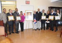 Con diversos actos celebran día del natalicio Juan Pablo Duarte en Nueva York De izquierda a la derecha: Rafael Vancampe, Luis Alfredo Collado, Rafael Vidal, Edit Torres, César Romero, Bienvenido Lara Flores, Félix Grant, Teresa Cuevas, Víctor Gómez y Jennifer Mercedes.