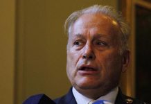 Candidato presidencial latino presenta demanda de fraude electoral en Florida