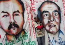 Manifestantes participan este martes 30 de mayo de 2017, en la Marcha Nacional Contra la Desaparición Forzada.