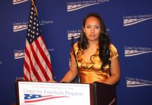 Activista y "soñadora" Erika Andiola frena la deportación de su madre