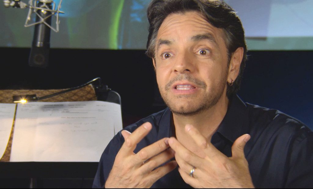 Eugenio Derbez hizo un llamado urgente a destacar el trabajo duro y los valores de los hispanos en Estados Unidos.