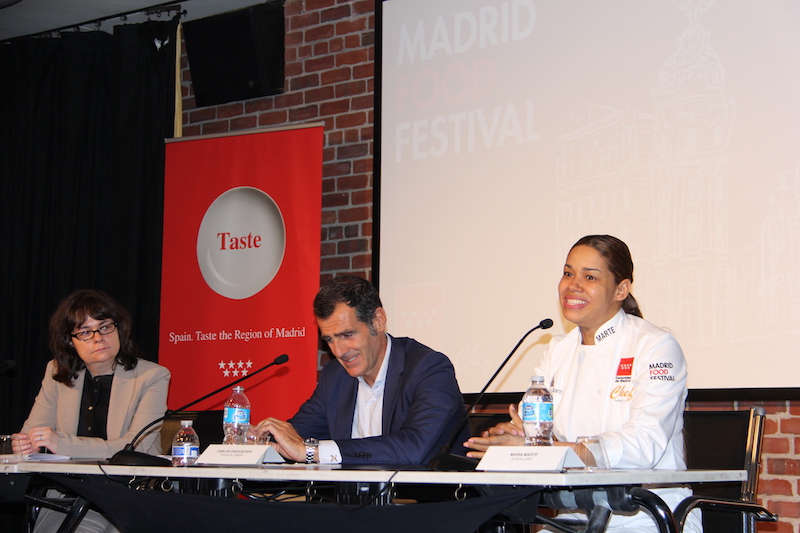 En la inauguración del Madrid Food Festival participaron (De Izq. a Der.) Elena Vadillo, de Tourspain; Carlos Chaguaceda, Director General de Turismo de la Comunidad de Madrid y María Marte, Chef del Club Allard.