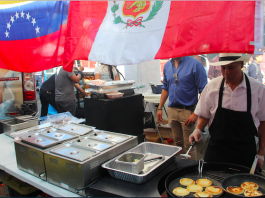 Sabores Latinos en Jackson Heights, diversidad y retos de nuestros empresarios Otro de los países latinoamericanos cuya cocina está ingresando con fuerza es Venezuela, con su muy popular arepa, platillo del país andino que ya es parte de los sabores latinos de Nueva York gracias al restaurante Chiflez de la calle 95 y Ave. Roosevelt.