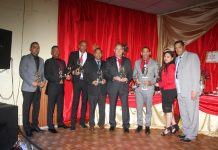 La gráfica presenta a los mejores jugadores de la temporada 2015, del famoso equipo de softbol Los Duros, dirigido por Rafael -El Solitario- Abreu, extremo derecho.