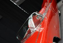 1940 Buick Model 59 Super Estate Wagon exhibido por el America's Car Museum.