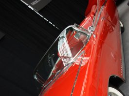 1940 Buick Model 59 Super Estate Wagon exhibido por el America's Car Museum.