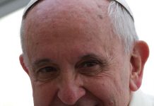 Vaticano desmiente programación de viajes del Papa a EEUU y México en 2015