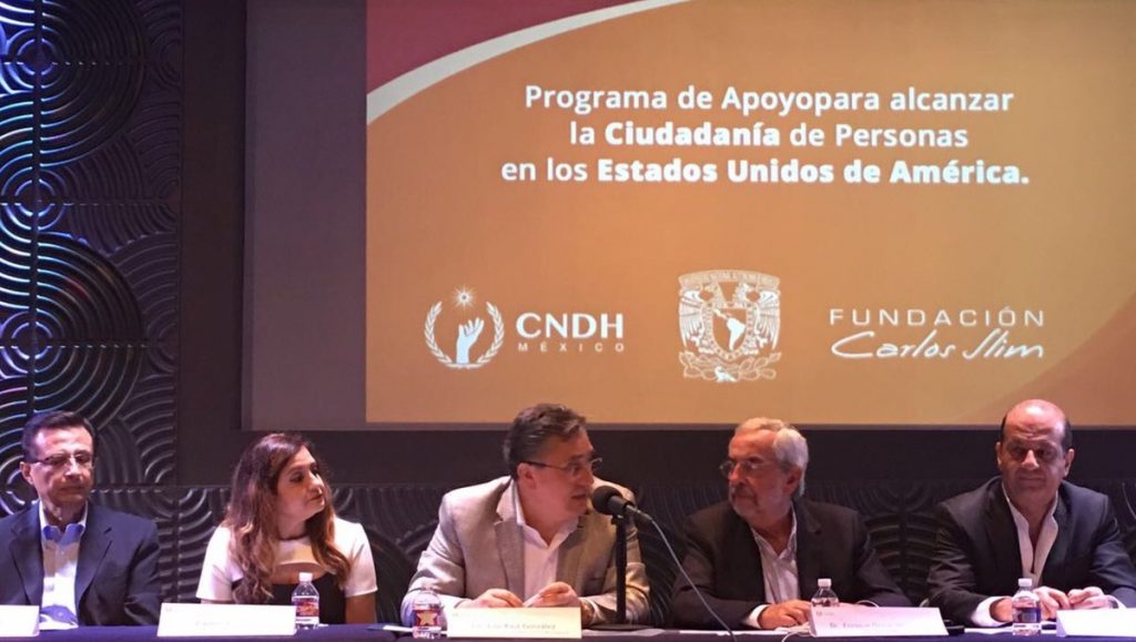 CNDH, UNAM y la Fundación Carlos Slim anunciaron hoy en San Antonio, Texas, un programa para impulsar la ciudadanización de la comunidad mexicana inmigrante en Estados Unidos. (foto twitter)