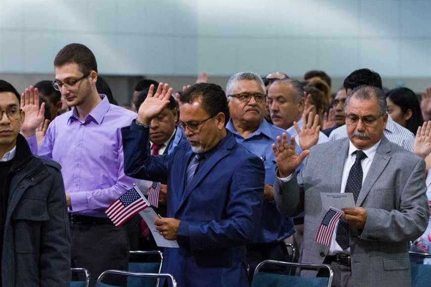 Estados Unidos rindi&oacute; homenaje a 30 inmigrantes de 22 nacionalidades.