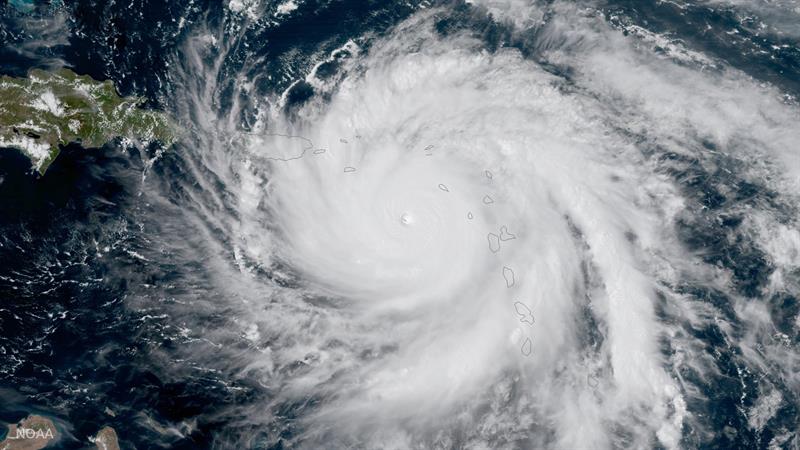 El huracán María, de categoría 1, prosigue su rumbo norte y se aproxima a la costa sureste de Estados Unidos.