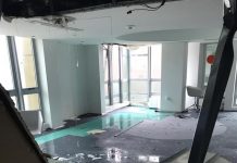 Vista de los daños causados en un edificio residencial tras el paso del huracán María hoy, miércoles 20 de septiembre de 2017, en San Juan (Puerto Rico).