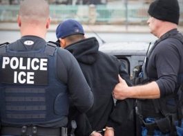 El fiscal general de Nueva York, Eric Schneiderman, y el del distrito de Brooklyn, Eric González, pidieron hoy al Servicio de Inmigración y Control de Aduanas (ICE) que deje de hacer redadas en los tribunales estatales.