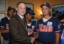 Mocanos recibidos por Cónsul Dominicano NY